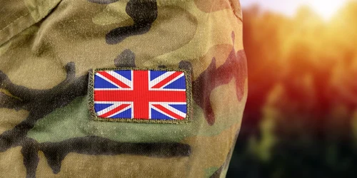 Soldat britanic in uniforma FOTO shutterstock jpg