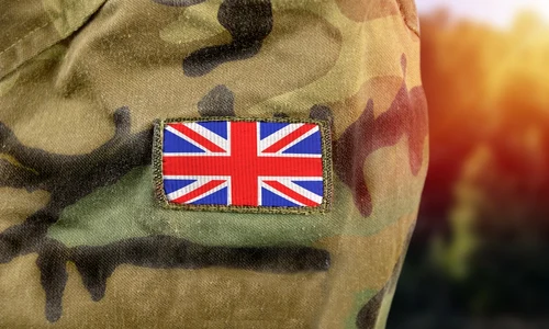 Soldat britanic in uniforma FOTO shutterstock jpg