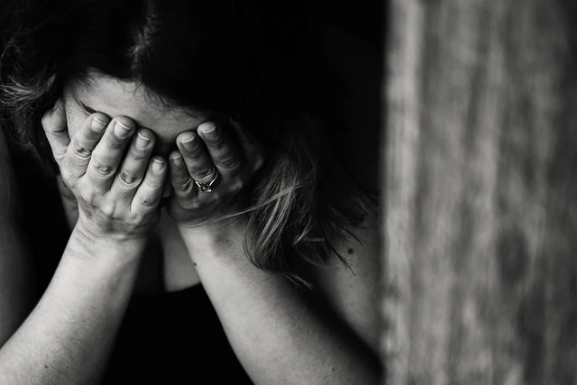 Fata a fost agresată sexual de iubitul mamei sale FOTO pexels.com