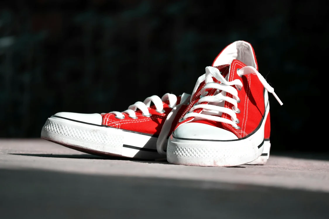 01 Footwear adidasi nike adidasi skechers adidasi guess pexels mstudio 360817 1240892 jpg