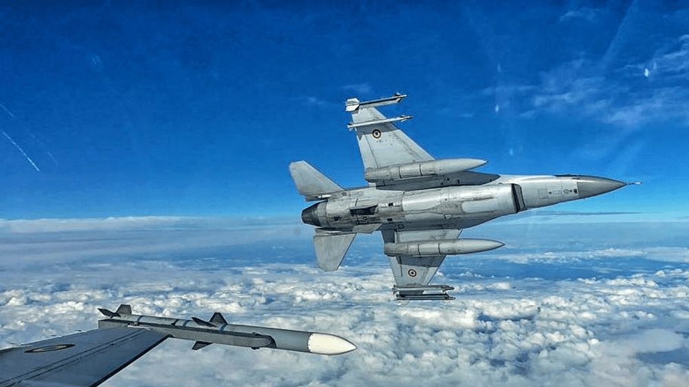  Patru avioane de luptă românești F-16 Fighting Falcon vor apăra cerul Țărilor Baltice, în coasta Rusiei