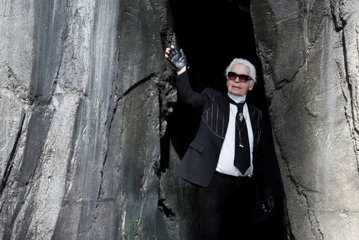 1 carl lagerfeld a murit jpg jpeg