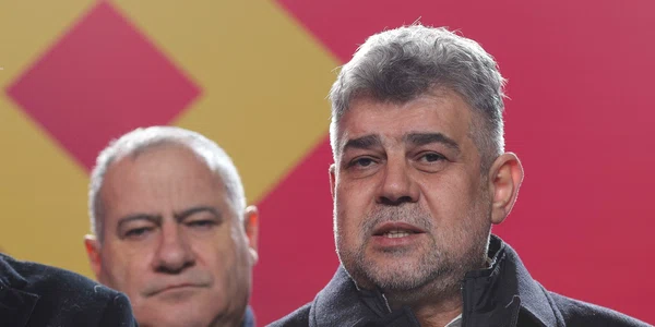 Marcel Ciolacu, președintele PSD, face declarații de presă la încheierea primului tur al alegerilor pentru președinția României, la sediul partidului în București. FOTO Inquam Photos / Octav Ganea