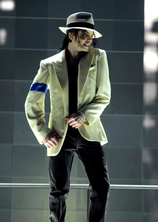 
    Michael Jackson, în repetiţiile pentru turneul "This is it"  