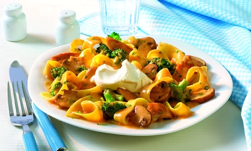 tagliatelle ciuperci usturoi jpeg