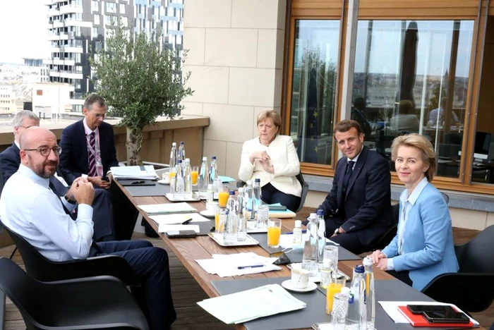 Charles Michel discutand la Bruxelles cu Angela Merkel