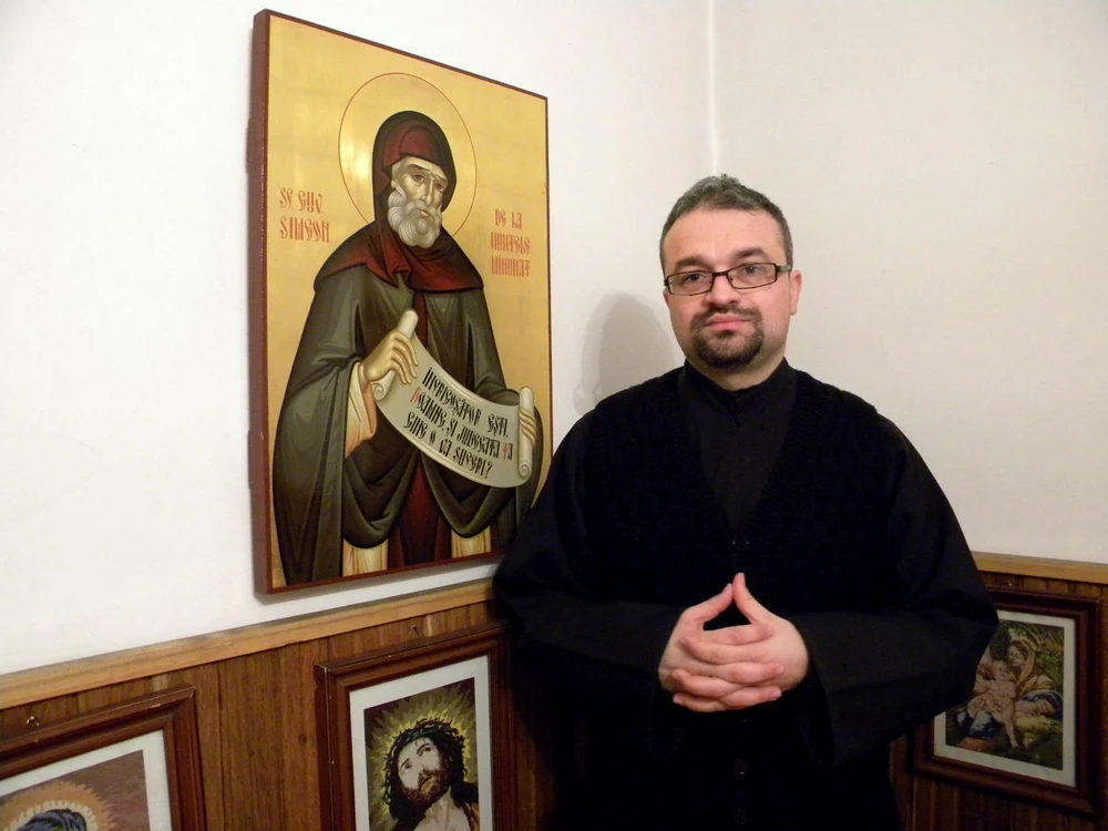 Preotul Claudiu Băzăvan crede că Biserica trebuie să ţină pasul cu timpurile. FOTO Dana Mihai