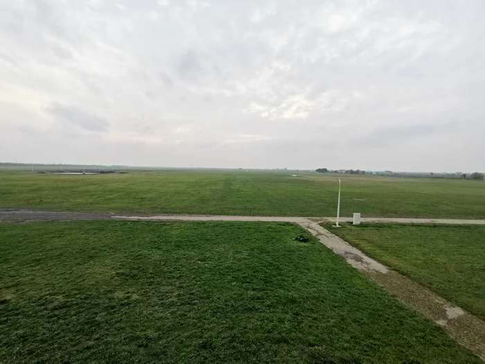 Aerodromul are 44 de hectare FOTO Ștefan Both