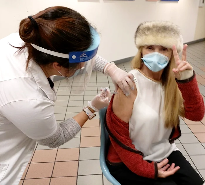 
    Solista Lia Lungu s-a vaccinat în SUAfoto: Facebook  