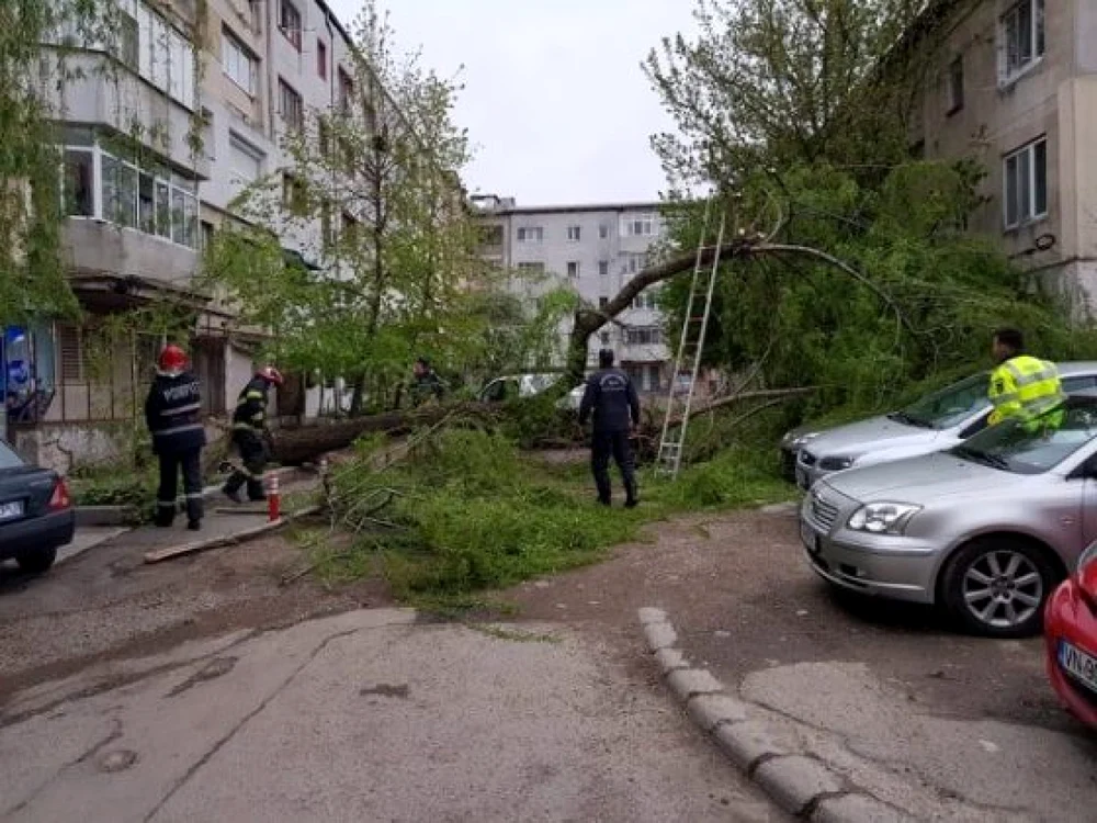 România se sub incidenţa unei avertizări cod galben de vreme rea.