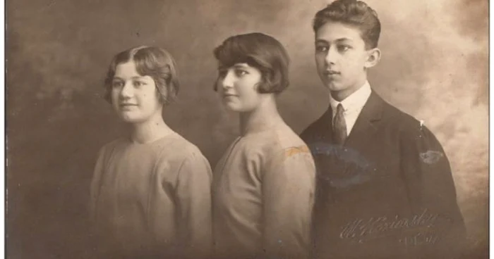 Familie evreiască din România de la începutul secolului XX FOTO Adevărul