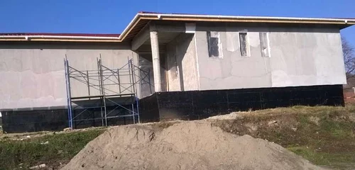 Şcoala imensă care se construieşte în satul Voroveşti