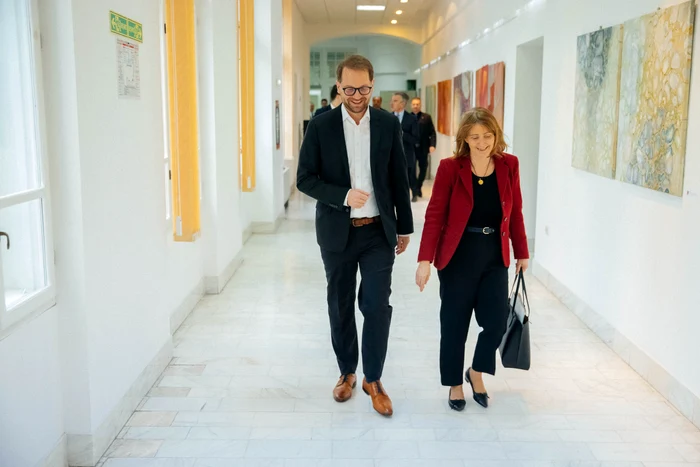 Kathleen Kavalec și primarul Dominic Fritz FOTO PMT