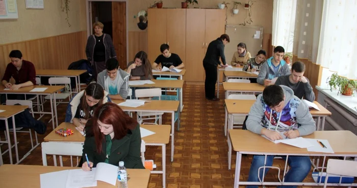 Elevii susţin miercuri proba scrisă al examenul de Bacalaureat 2015 Istorie. FOTOArhivă.