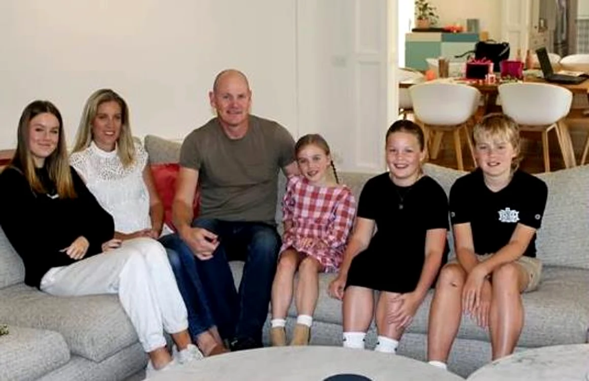 Familia McLellan derulează cu toții afaceri imobliare