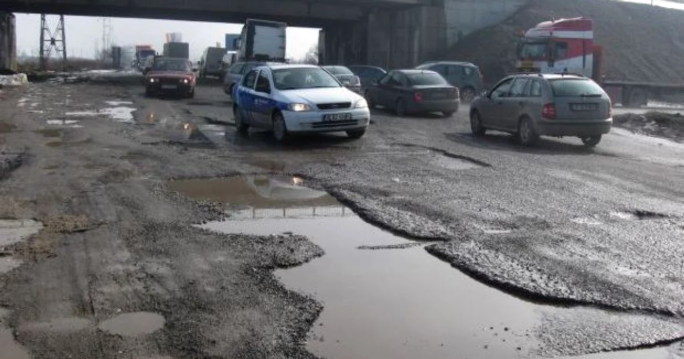 Accidentul s-a produs la ieşirea de pe pasarela care traversează DN 72. FOTO: arhivă Adevărul Ploieşti