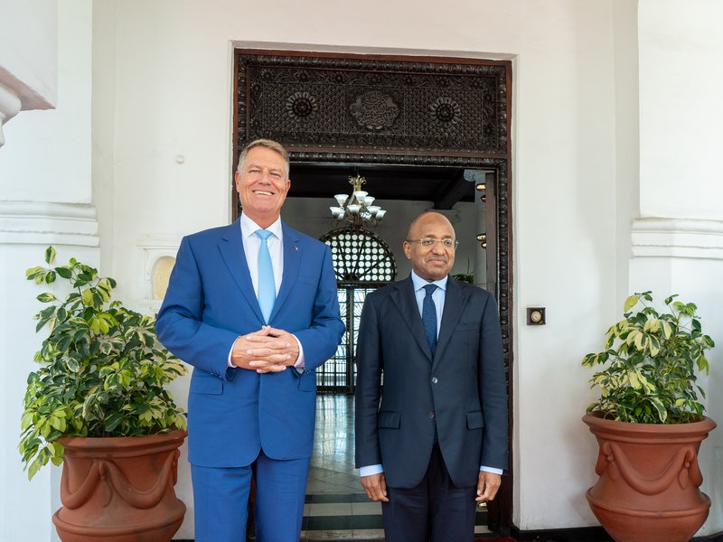 Iohannis, primit de omologul din Zanzibar. Discuții entru consolidarea relaţiilor privind educaţia şi turismul