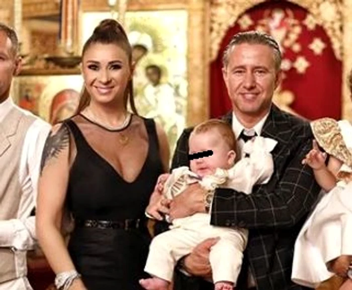 Anamaria Prodan și Laurențiu Reghecampf, din nou nași de botezFoto Instagram