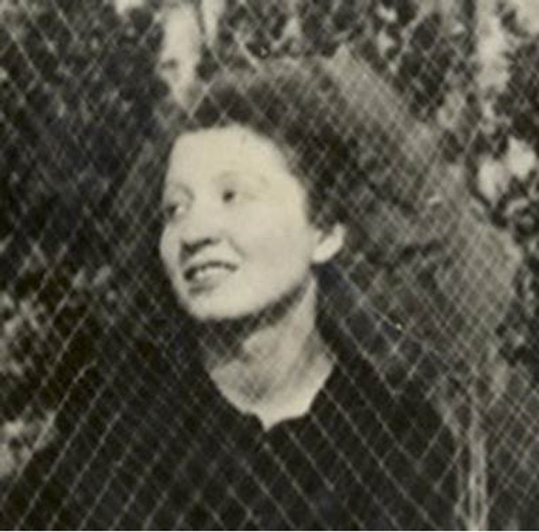 Povestea Sylviei Littmann, evreica din Bacău deportată în ultimul convoi către Auschwitz. Cine lucrează la biografia ei