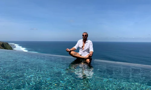 11 catalin botezatu bali meditatie piscina six senses 6 jpg jpeg