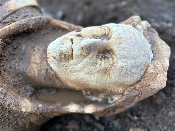 O statuie de marmură, „în mărime naturală”, a lui Hercule, descoperită la Roma (foto: Parco Archeologico dell'Appia Antica)