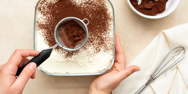 Tiramisu in pasi pasul 3  Sursa foto shutterstock 1938544768 jpg