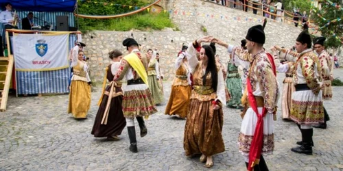 Jocul strămoşesc al Junilor Dorobanţi FOTO Ioan Buciumar