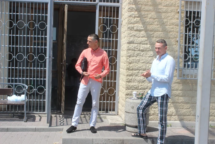 Alexandru și Mihai, frații lui Radu Mazăre au venit la penitenciar 