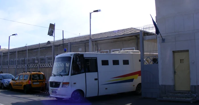 Bărbaţii vor ajunge la penitenciar - imagine arhivă ADS Ploieşti