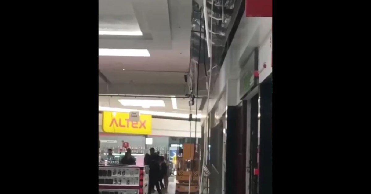 Bucăți din tavanul Shopping City Sibiu s-au desprins