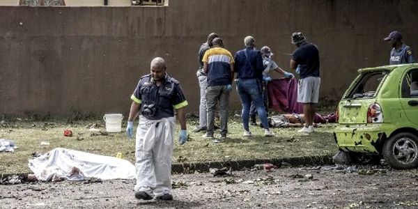 explozie boksburg cisterna gaz johanesburg 24 dec foto AFP jpg