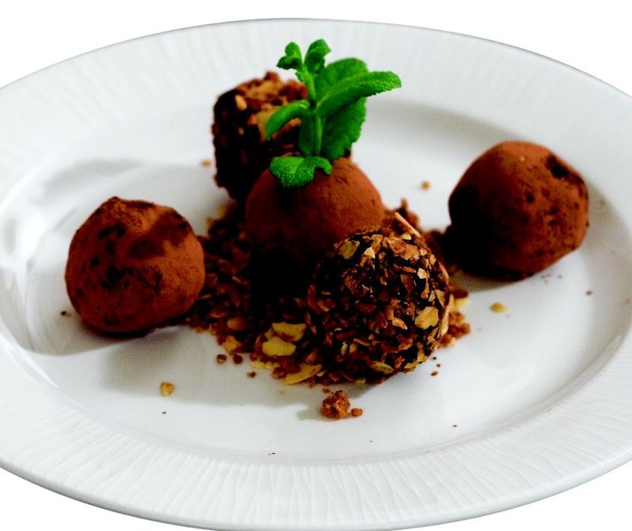 Desert rapid și elegant pentru masa de Anul Nou: Trufe de ciocolată făcute în casă