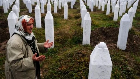 Groapă comună descoprită în Bosnia, lângă memorialul de la Srebreniţa jpeg