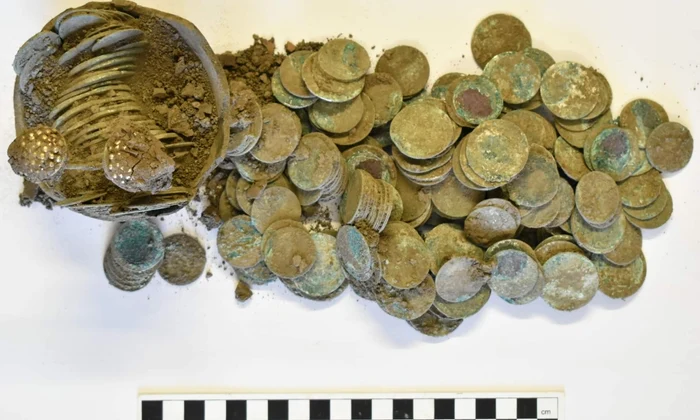 Tezaurul medieval de la Fântânele (foto: Complexul Muzeal Bistrița-Năsăud)