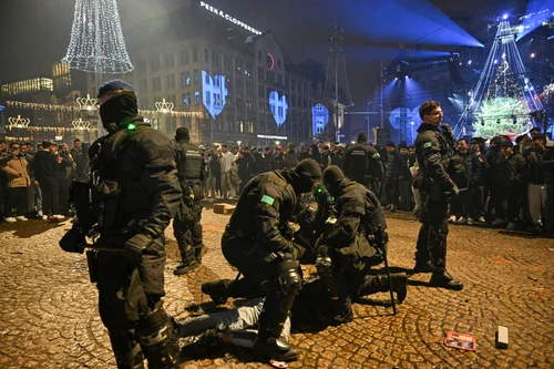 Violențe în Piața Dam din Amsterdam de Revelion FOTO AFP