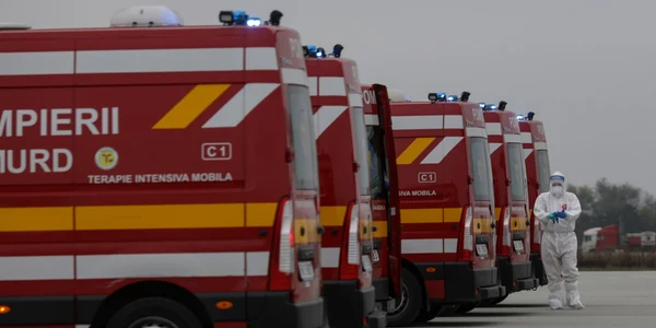 Transfer pacienţi covid stare gravă Germania - Otopeni - 1 nov 2021 / FOTO Inquam Photos / Octav Ganea