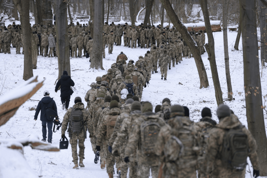 Mărturiile voluntarilor din minoritățile etnice care luptă alături de Kiev împotriva Moscovei