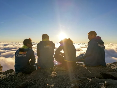 Doi alpinişti nevăzători vor să urce pe Elbrus FOTO arhiva personala