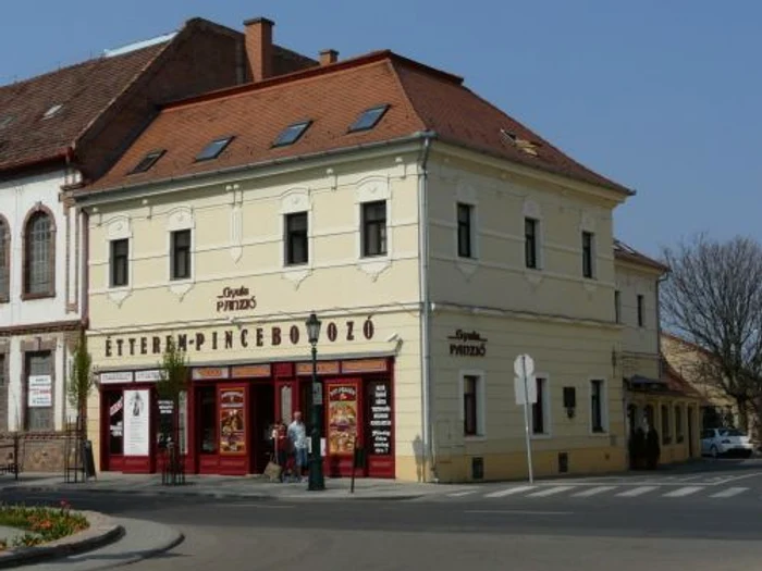 Hotelul Gyula Panzio