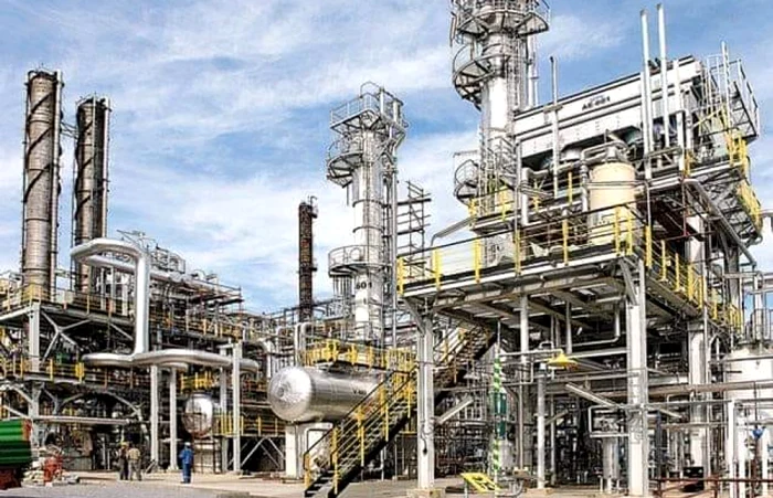 Instalație de rafinare a țițeiului