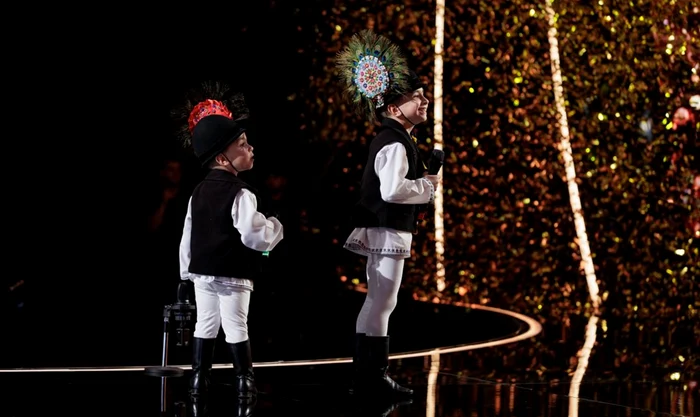 Cei doi frați au primit Golden Buzz / foto: PRO TV