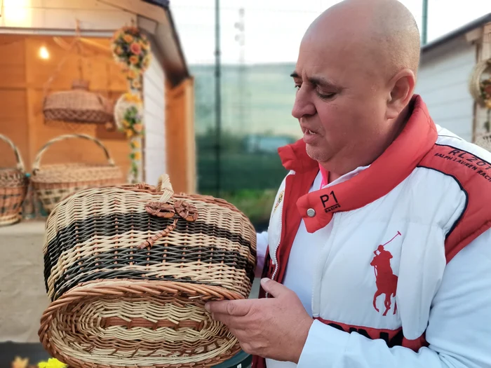 Marian Săvulescu are și o „semnătură” pentru obiectele pe care le realizează FOTO: Alina Mitran