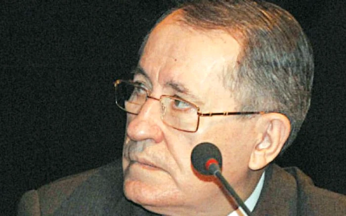 Profesorul Constantin Popa este şi membru titular al Academiei Române