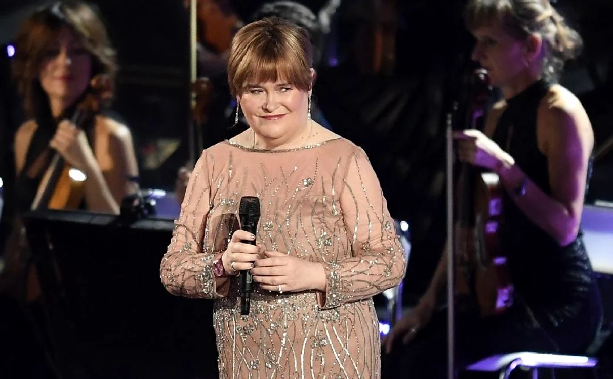 
    Cum a fost surprinsă pe stradă Susan BoyleFoto: Profimedia  