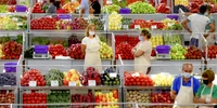 Producatori si vanzatori în Piata Sudului - legume - fructe - produse agricole  MEDIAFAX FOTO