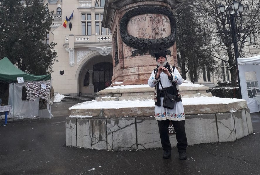 Cojocarul care păstrează tradiții vechi de sute de ani. Povestea „tezaurului uman viu” din nordul Moldovei