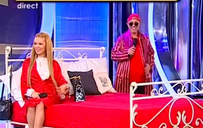 
    Nicolae Guţă şi Beyonce de România au avut parte de un pat şi în platoul Simonei Gherghe. (captură Acces direct)  