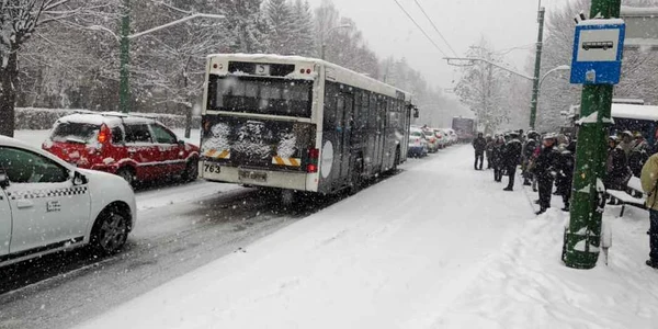 Blocaje trafic deszăpezire Brasov. Foto