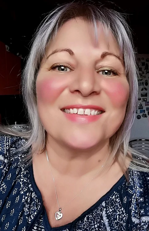 Lucia alocă un cadou simbolic