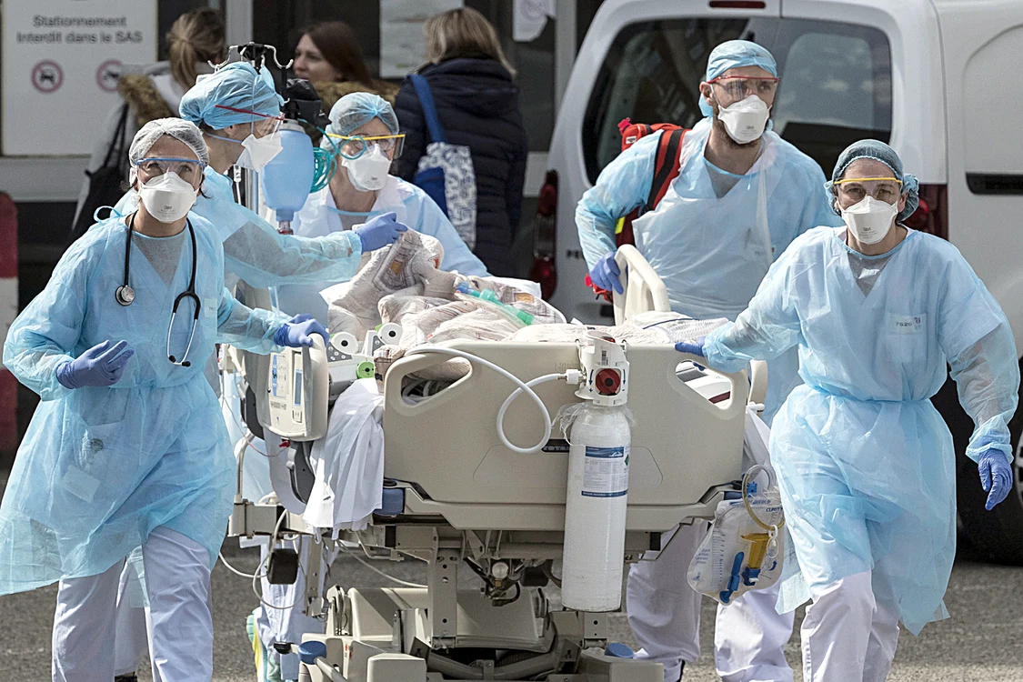 Situaţia unităţilor sanitare este dramatică în toate ţările afectate de pandemie